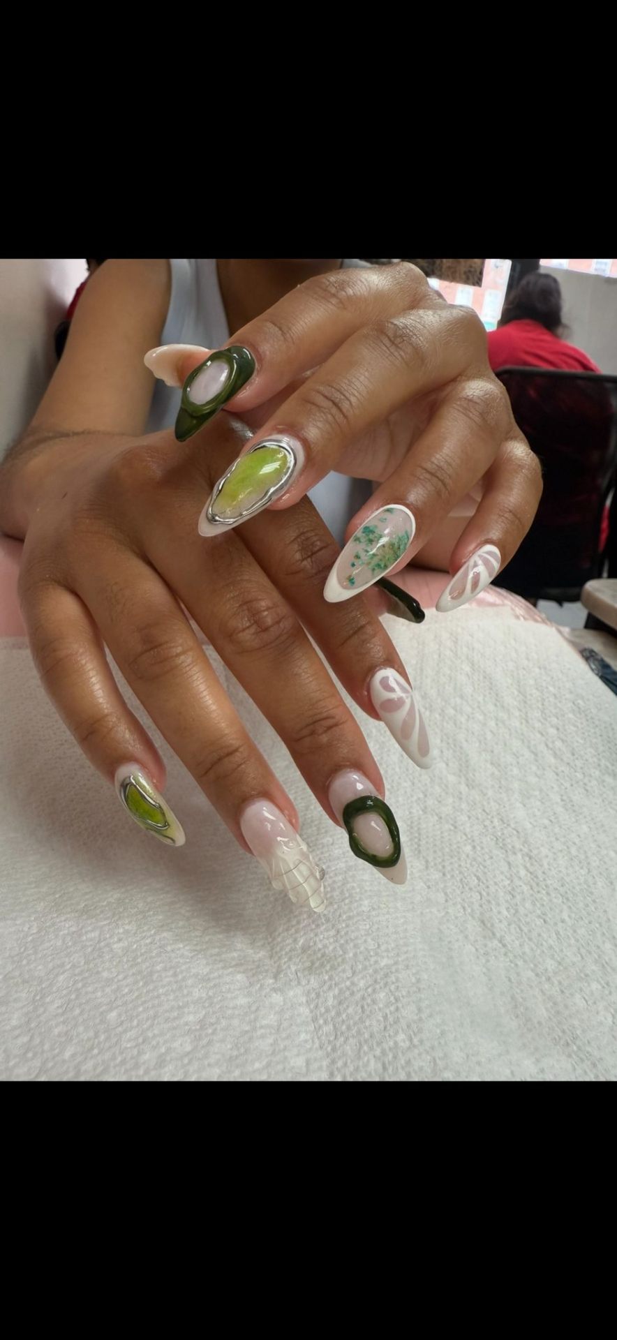 Green agate stone & swirl nail art