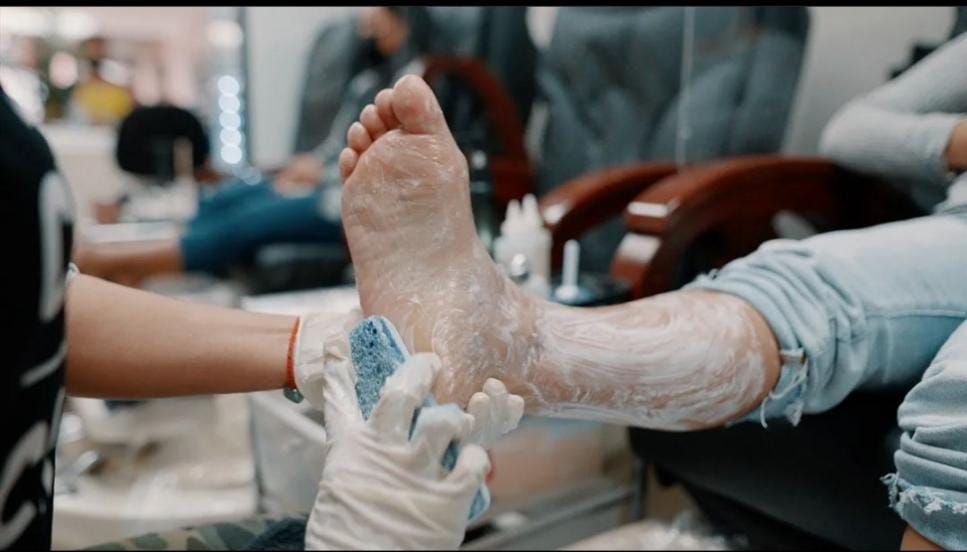 Pedicure exfoliation & callus care